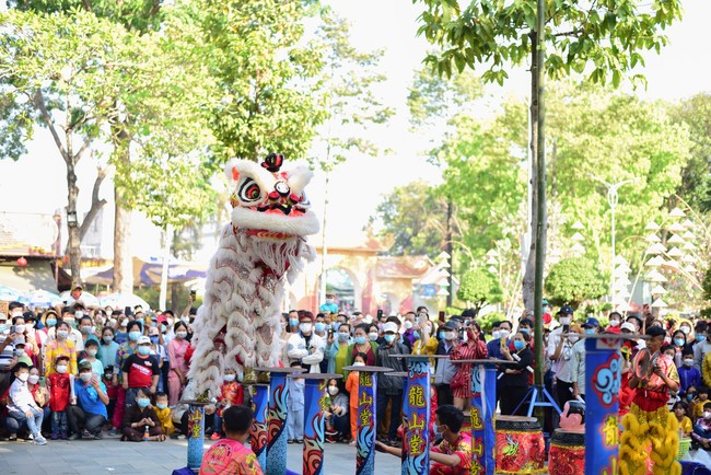 Chùm ảnh mồng một Tết Nhâm Dần